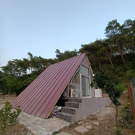 מלון Camli House *